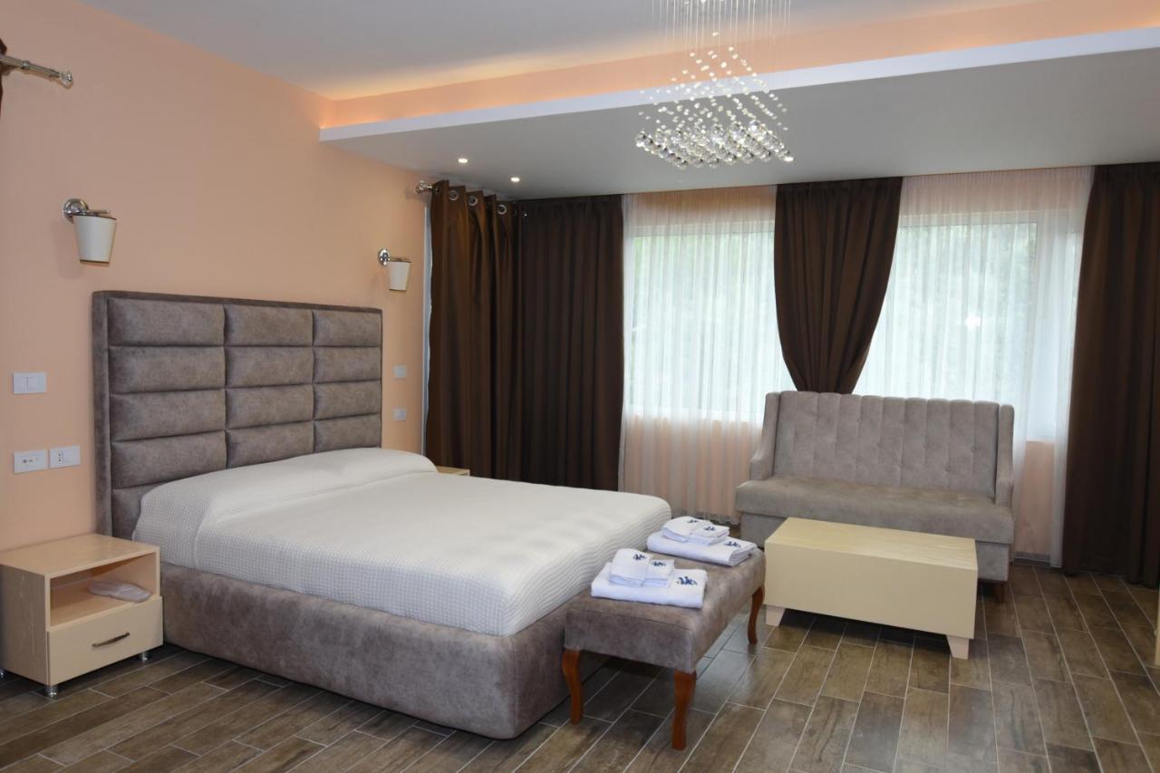 Monte Mare Hotel Vlorë Esterno foto